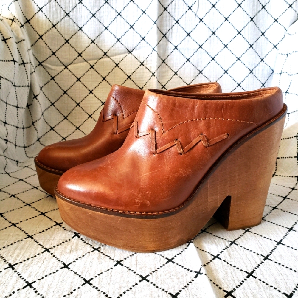 Free people clogs